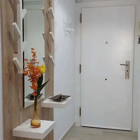 Апартаменти Carihuela Торремолінос